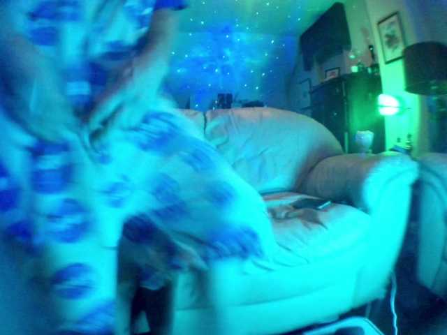 KaitisRad live cam on BongaCams