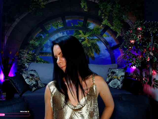 Model: RoxanneBlize