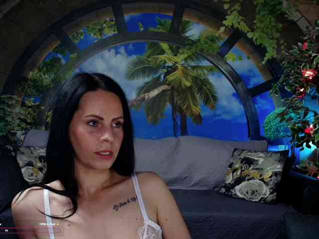Model: RoxanneBlize