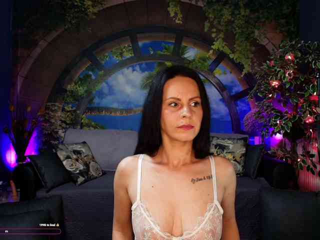 Model: RoxanneBlize