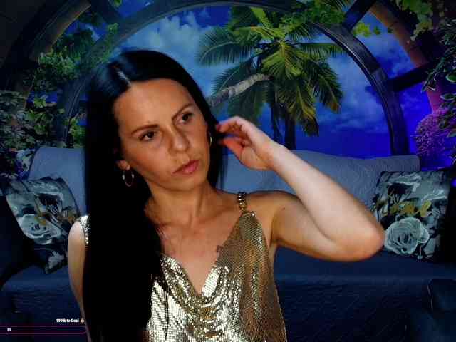 Model: RoxanneBlize