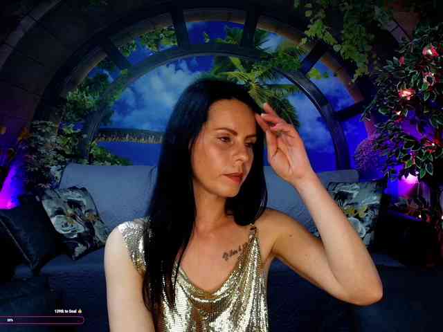 Model: RoxanneBlize
