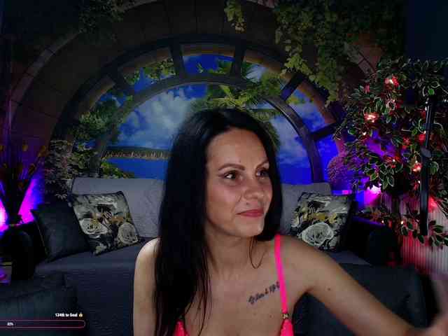 Model: RoxanneBlize
