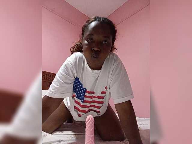 Madea live cam on BongaCams