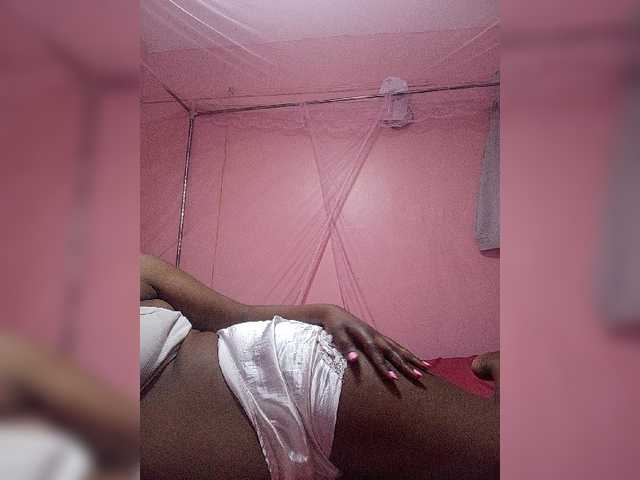 Madea live cam on BongaCams