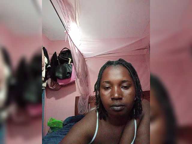 Madea live cam on BongaCams