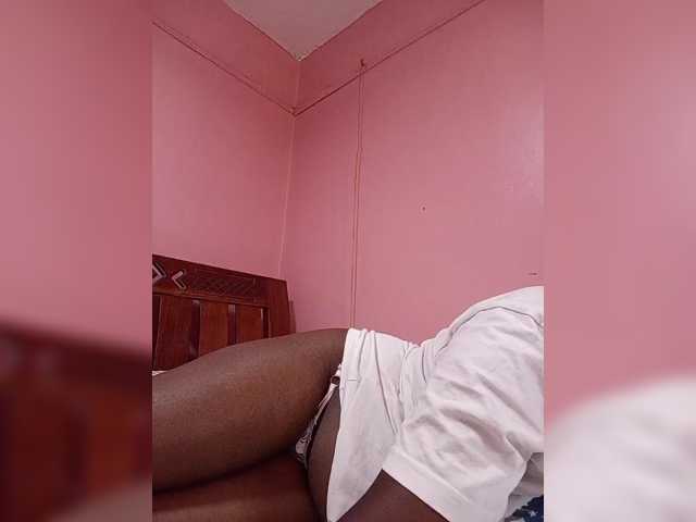 Madea live cam on BongaCams