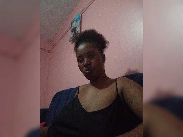 Madea live cam on BongaCams