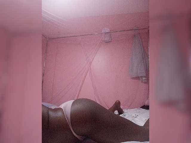 Madea live cam on BongaCams