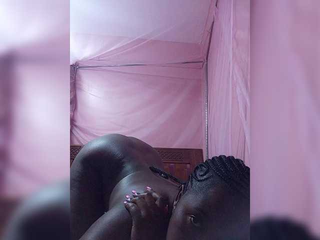 Madea live cam on BongaCams