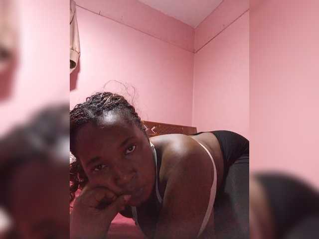 Madea live cam on BongaCams