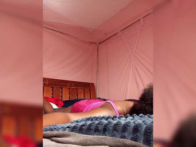 Madea live cam on BongaCams
