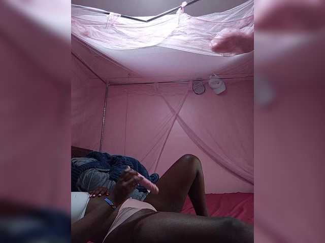 Madea live cam on BongaCams