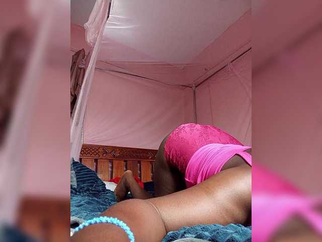 Madea live cam on BongaCams