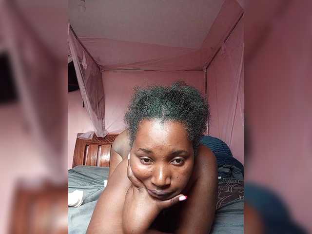 Madea live cam on BongaCams