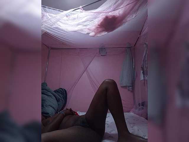Madea live cam on BongaCams