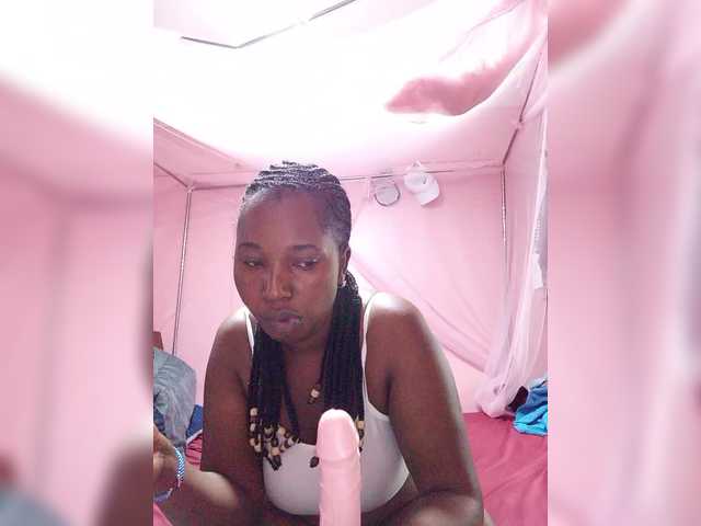 Madea live cam on BongaCams