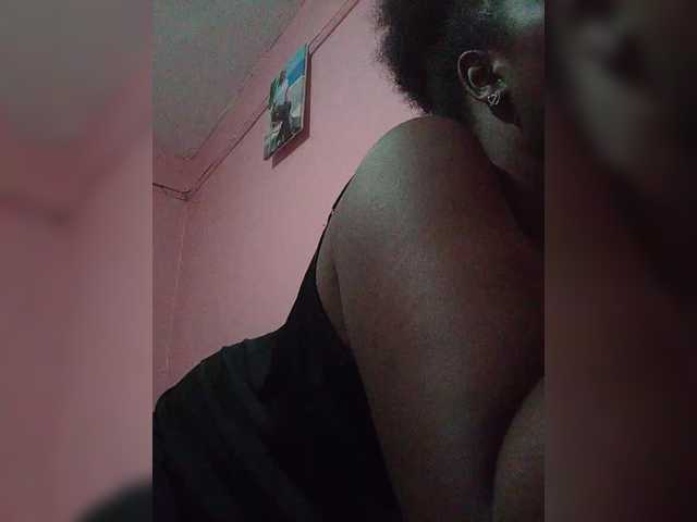 Madea live cam on BongaCams