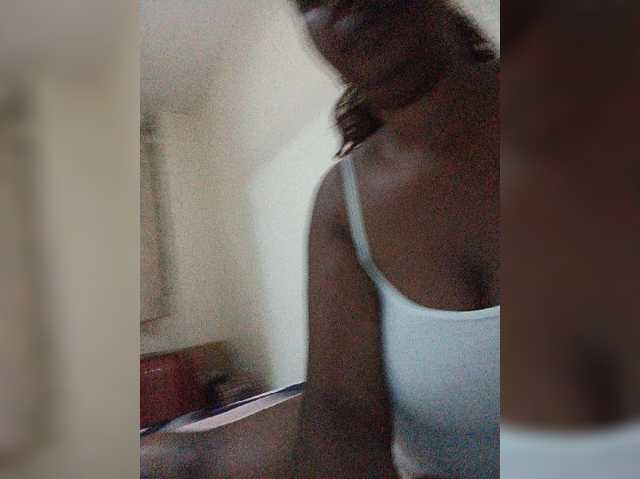 Madea live cam on BongaCams
