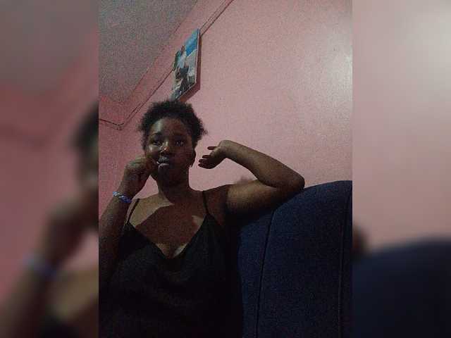 Madea live cam on BongaCams