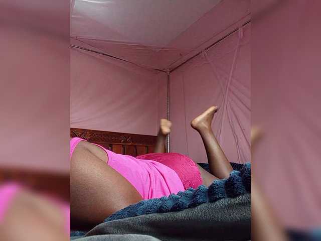 Madea live cam on BongaCams
