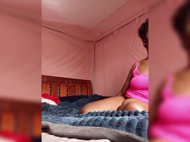 Madea live cam on BongaCams