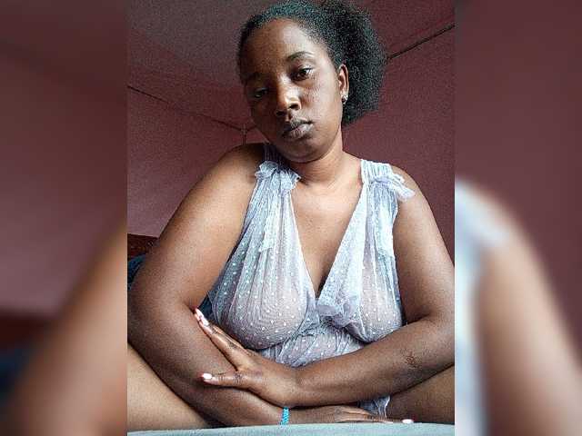 Madea live cam on BongaCams