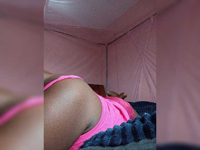 Madea live cam on BongaCams