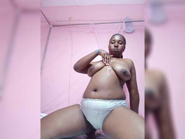 Madea live cam preview