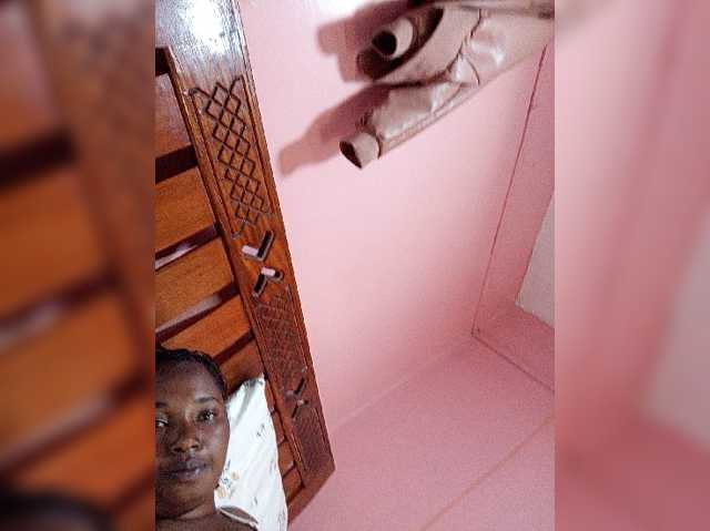 Madea live cam on BongaCams