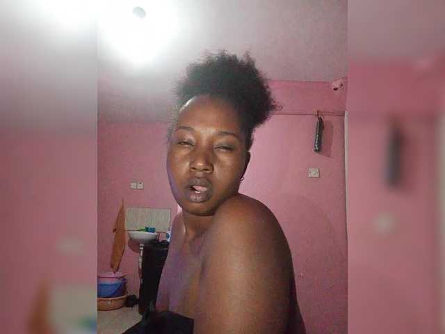 Madea live cam on BongaCams