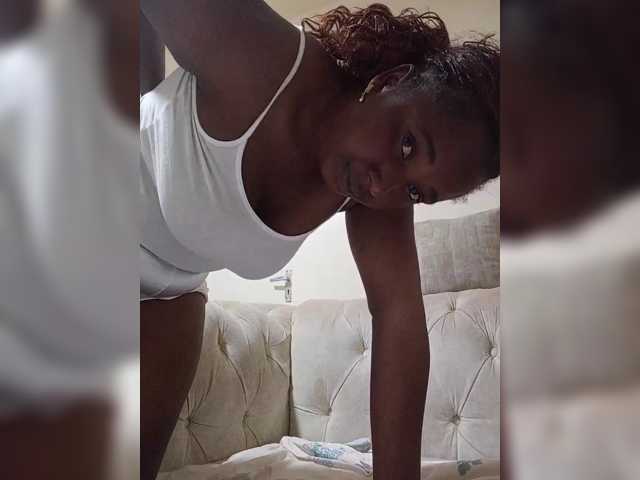 Madea live cam on BongaCams
