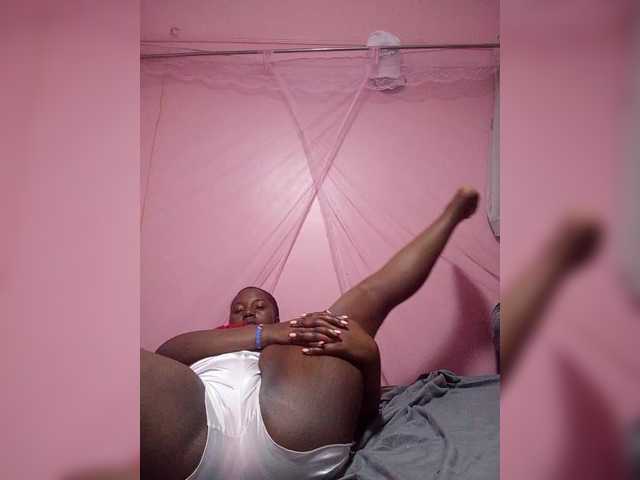 Madea live cam on BongaCams