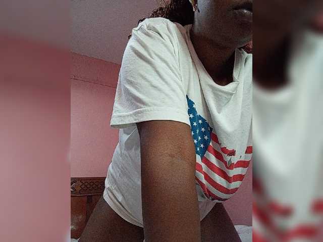 Madea live cam on BongaCams