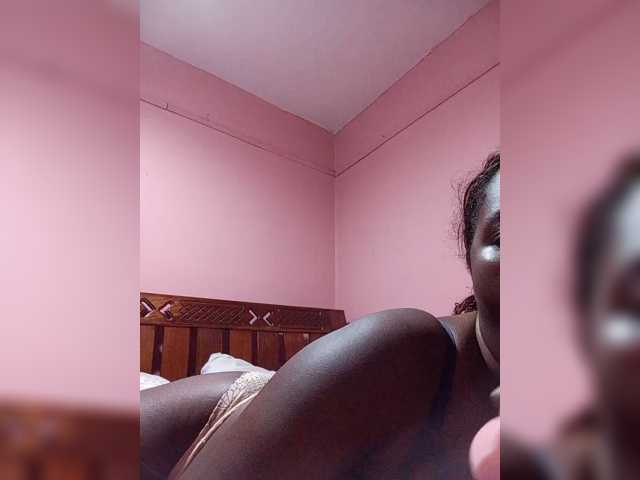 Madea live cam on BongaCams