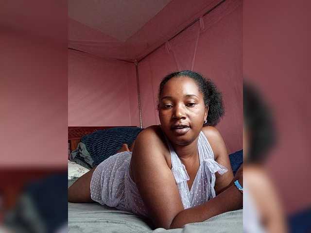Madea live cam on BongaCams