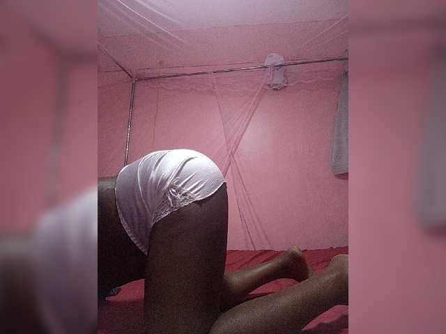 Madea live cam on BongaCams