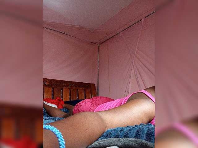 Madea live cam on BongaCams