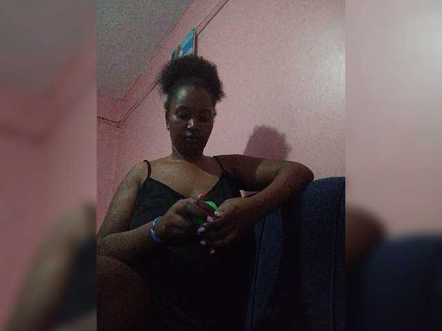 Madea live cam on BongaCams
