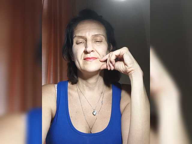 AleneLorrie live cam on BongaCams