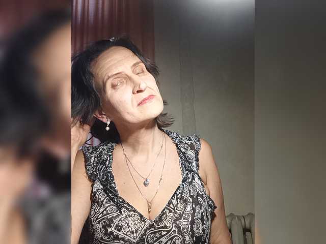 AleneLorrie live cam on BongaCams