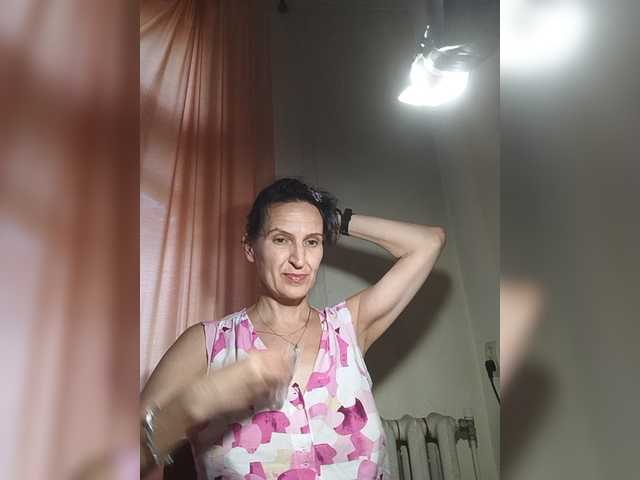 AleneLorrie live cam on BongaCams