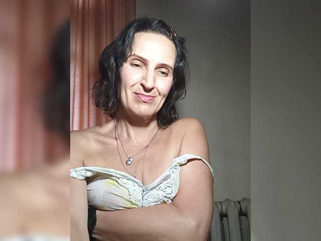 AleneLorrie live cam on BongaCams