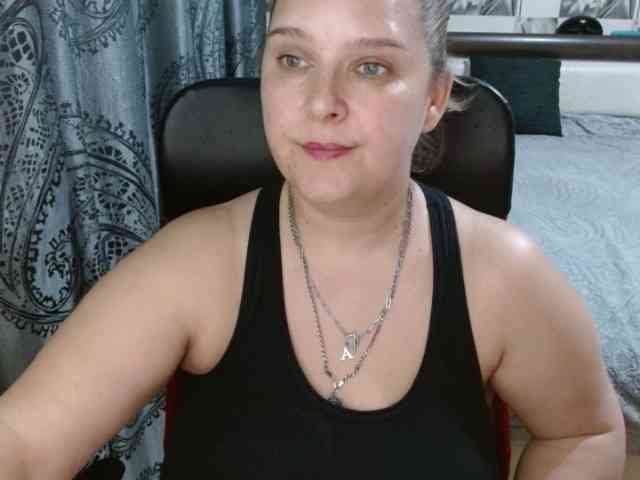 Shalana webcam