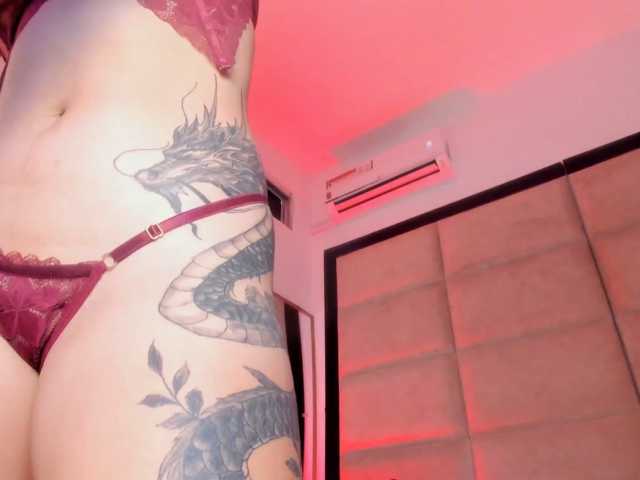JuliethaSousa live cam on BongaCams