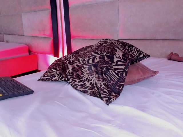 JuliethaSousa live cam on BongaCams