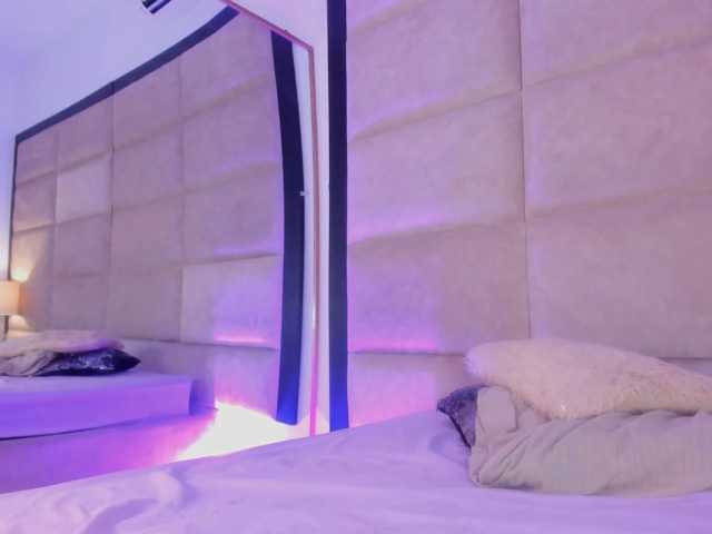 le modèle JuliethaSousa est en webcam porno dans un show sur le site bongacams, il possède les tags suivants: Latino/Hispanic,Brunette,Shaved