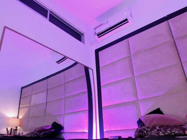 JuliethaSousa live cam