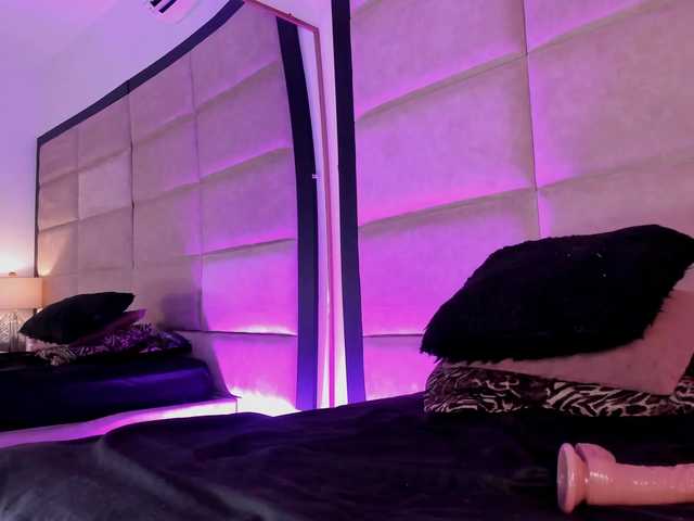 JuliethaSousa live cam