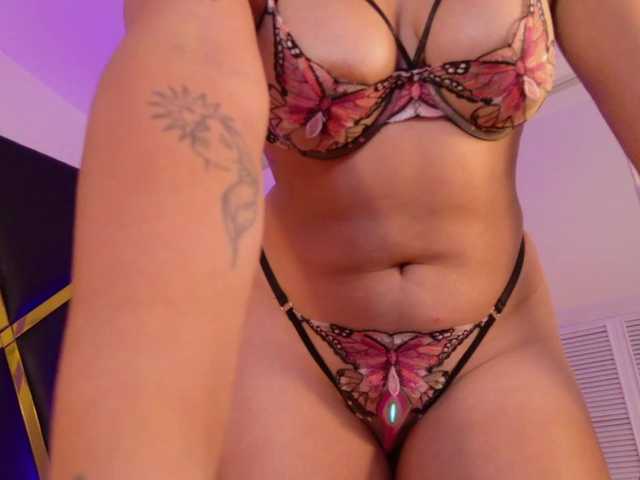 JuliethaSousa live cam on BongaCams